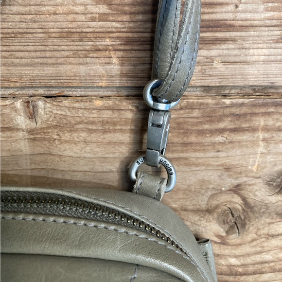 Clara Crazy - Brunt Olive | Aunts and Uncles Mini Purse - Picture 3 of 8